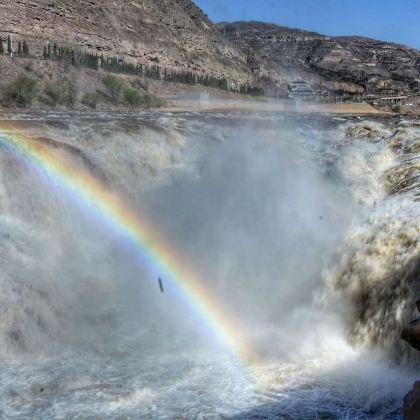 延安革命纪念馆+宝塔山+陕西黄河壶口瀑布3日2晚私家团