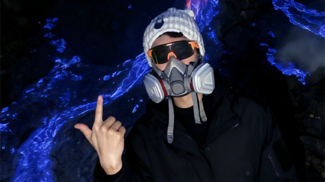 印度尼西亚泗水+布罗莫火山+伊真火山+赛武千层瀑布4日3晚跟团游·6+12人精品团+登山向导+防毒装备+纯玩之旅+漫步+月球表面+布罗莫火山+观日出/吉普车穿越沙海/穿行伊真火山+赏蓝色火山湖+溯溪赛武瀑布+1人可定