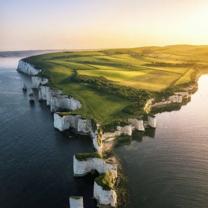英国伦敦+剑桥+约克+爱丁堡+温德米尔+牛津+坎特伯雷+多佛尔白色悬崖10日9晚拼小团