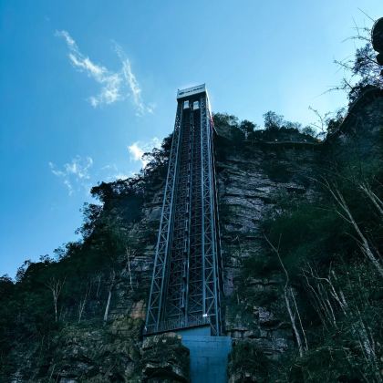 来宾+金秀圣堂山景区+大瑶山盘王界景区+古象温泉度假村3日2晚私家团