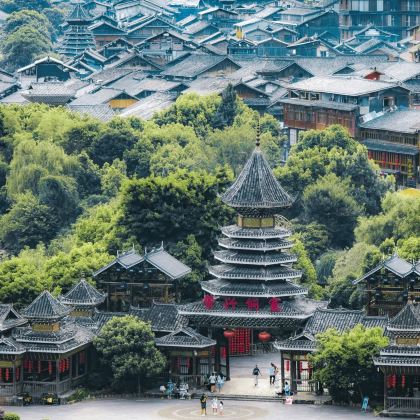 黄果树景区+荔波小七孔景区+西江千户苗寨+镇远古城+梵净山+织金洞7日6晚跟团游