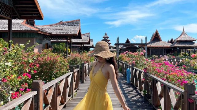 新加坡+馬來西亞仙本那+泰國曼谷10日9晚跟團遊·get新馬泰全新玩法+城市+海島+異域風情+3國連遊+仙本那+馬步島水上木屋拍照+浮潛+馬達京跳島+長尾沙灘+海釣+玻璃船+邂逅魚羣+新加坡嗨玩環球影城+泰蘭德經典遊