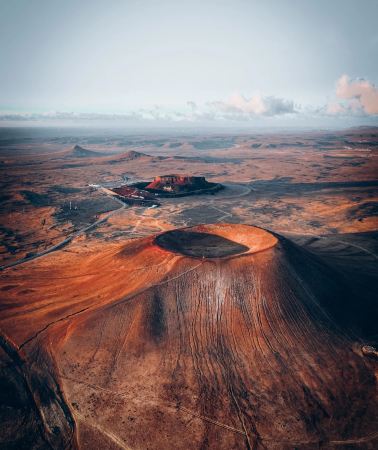 5天4晚 • 「火山沙漠人文美食一站式全打卡」呼和浩特 ＋ 響沙灣 5 日 4 晚私家團：尊享 3 晚市中心 4 鑽飯店 ＋ 1 晚草原蒙古包