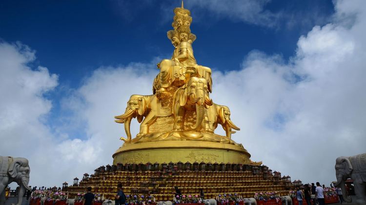 2D1N · Group Tours · Encounter Adorable Pandas & Trace the Dual World Heritage Sites of Leshan and Mount Emei