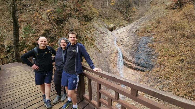 2-Day 2-Day Hike through the Scenic Valleys of Mt. Seoraksan from Seoul