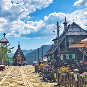 塞尔维亚+木头村+泽蒙7日6晚私家团