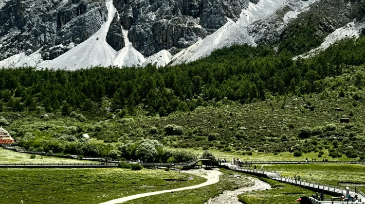 9-day 8-night · Private Tour · Chengdu + Daocheng Yading + Mount Siguniang + Xinduqiao Town