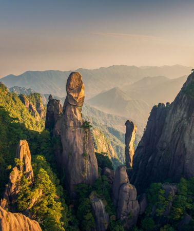 5D4N • Dreaming Jiangxi5 day pure tour covers Sanqingshan Longhushan Huangling Xianggao Ancient City Moon Bay bamboo raft drifting with afternoon tea Includes cableway drifting and coffin raising performance