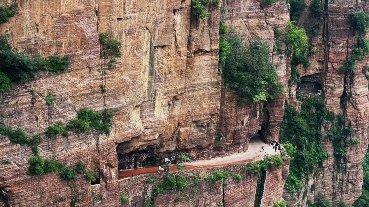 5D4N · Group Tours · Tour Henan's four great ancient capitals and unveil the cliff-hanging road of Wanxian and the Yuntai waterscape.