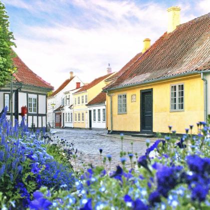 丹麦欧登塞+比隆+埃斯比约+里伯+罗斯基勒4日3晚跟团游