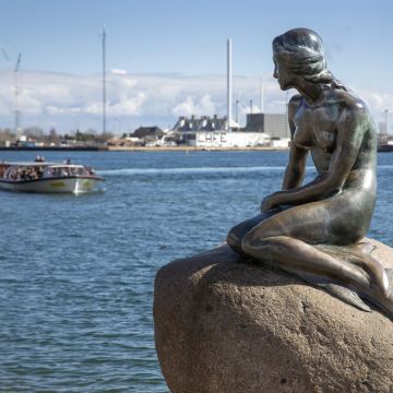 斯瓦尔巴+冰岛+格陵兰+丹麦22日跟团游