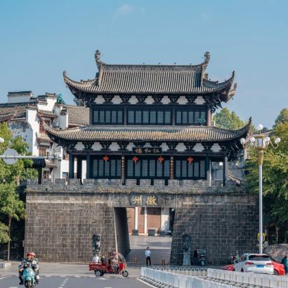 宏村+婺源+景德镇+望仙谷+婺女洲度假区+西递+新安江山水画廊+徽州古城+呈坎8日7晚跟团游