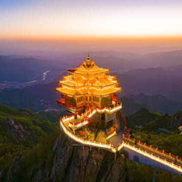 洛阳老君山景区+龙门石窟+焦作云台山风景名胜区+登封少林寺+开封清明上河园6日5晚私家团