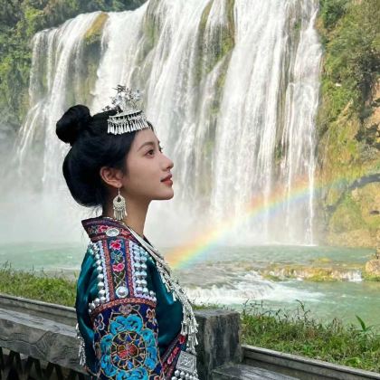 贵州贵阳+黄果树景区+荔波+西江千户苗寨+镇远+梵净山6日5晚跟团游