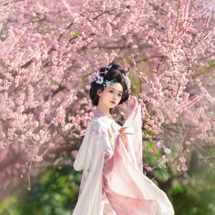 新疆北疆+伊犁+那拉提旅游风景区+赛里木湖6日5晚私家团