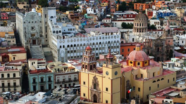 <10天>【16人中文團 · 墨西哥城+瓜納華託+坎昆】優選型坎昆沙灘全包酒店+墨城進坎昆出·含內陸段單程機票+瓜達盧佩聖母大教堂+日月金字塔+霍奇米爾科+奇琴伊察+粉紅湖+1日自由行(可選圖倫/女人島)