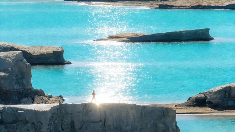 <7天>【西宁+青海湖景区+茶卡盐湖+察尔汗盐湖+敦煌+张掖】·外宾专享+全程4钻酒店+莫高窟A票+金钻沙漠露营+独立卫浴+必消门票景交全含+青甘大环线