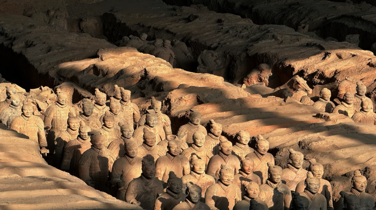 2-Day Classic Xi'an Tour Terracotta Warriors and Mt. Huashan + Song of Everlasting Sorrow