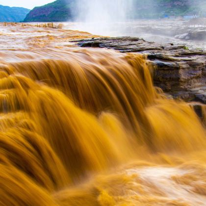 延安+甘泉大峡谷+永宁山古寨+南泥湾风景区+陕西黄河壶口瀑布6日5晚私家团