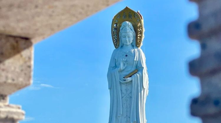 三亚+南山+天涯海角5日4晚跟团游·休闲游+连住不挪窝+精华景点+滨海画廊+石梅湾公路+海边阅读+九里书屋+非遗文化景区+5A+槟榔谷+瞻仰+108米海上观音+5A+南山+浪漫的+天涯海角+爸妈放心游