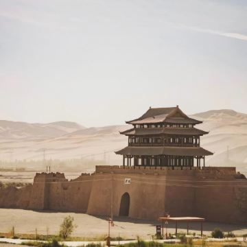 甘肃敦煌莫高窟+榆林窟+张掖七彩丹霞旅游景区+嘉峪关关城+鸣沙山月牙泉7日6晚私家团