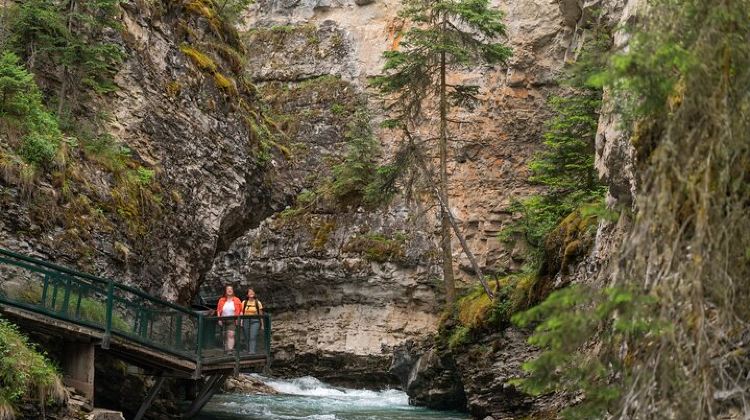 3D2N · Group Tours · 3 Day Banff Moraine Lake Louise Johnston Columbia Icefield Tour