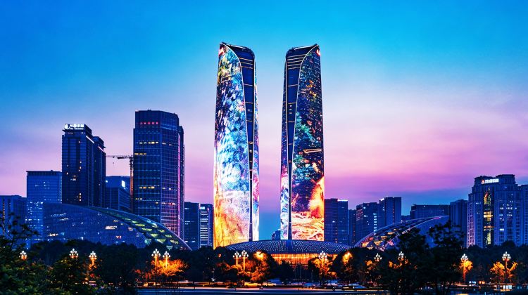 <6天>【6日5晚 · 旅行团 · 重庆＋武隆区＋成都＋三星堆「魔幻都市＋喀斯特特殊地貌」】·国际游客专团+2到8人豪华团丨 无购物丨+住+国际4钻酒店