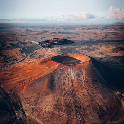 乌兰哈达火山地质公园+希拉穆仁草原+银肯塔拉沙漠生态文化旅游区3日2晚跟团游