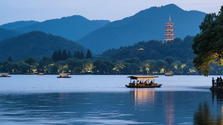 6D5N · Private Tours · Jiangnan classic itinerary: Shanghai + Suzhou + Wuzhen + Hangzhou·Oriental Pearl Tower, Humble Administrator's Garden, Wuzhen's West Gate, West Lake & Lingyin Temple.