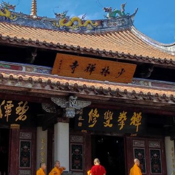 泉州+晋江梧林传统村落+洛伽寺+泉州西街+蟳埔村+崇武古城风景区3日2晚拼小团