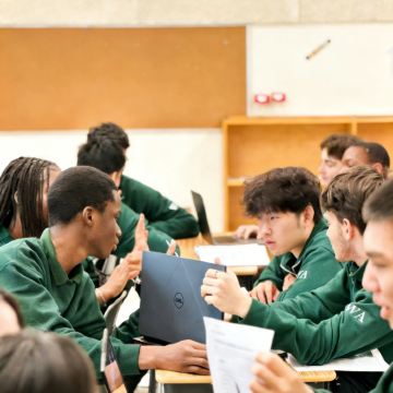 优选夏校 · 加拿大私立中学官方国际夏校14天【官方项目+国际营地】【主题ESL课程对应主题活动】【往期中国学生占比低】【安大略湖水上运动+传统冰上运动】【对话Mayor&多伦多与大瀑布行学】10-18岁，独立营