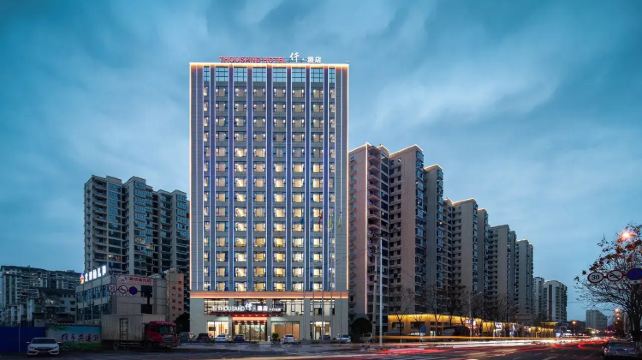 3-Day Best of Zhangjiajie Tour·Zhangjiajie National Forest Park | Tianmen Mountain | Cliff Glass Plank Road | Tianmen Cave