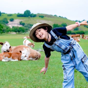 自然探索·【探秘内蒙·蒙娃小将】6日亲子研学营丨非遗传承走进长城游牧文明 | 马背骑行+甩娃茶歇+鄂温克驯鹿部落 | 野奢Safari越野穿越·环陨石湖骑行 立体研学课程&摄影师跟拍 蒙古民俗&举办“少年那达慕” 