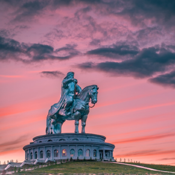 蒙古国家历史博物馆+甘丹寺+肯特省+成吉思汗骑马雕像+成吉思汗大营+苏赫巴托纪念碑6日5晚私家团