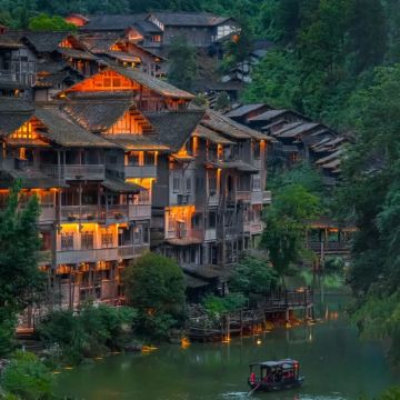 贵阳+织金洞+赤水丹霞旅游区·大瀑布+贵州乌江寨国际旅游度假区6日5晚拼小团