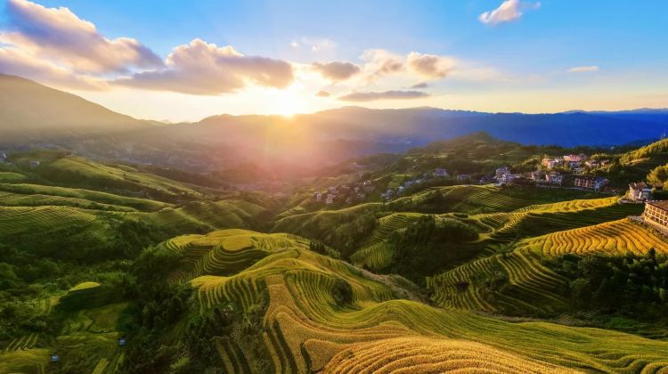 5D4N · Group Tours · 'Included all tips' Sheraton Guilin Hotel 3 nights + Guilin's Gem: Yangshuo & Longji Rice Terraces includes cableway + Impression Sanjie Liu nightshow  