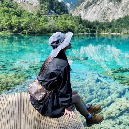 成都+九寨沟+黄龙风景名胜区+峨眉山+乐山大佛+都江堰7日6晚拼小团