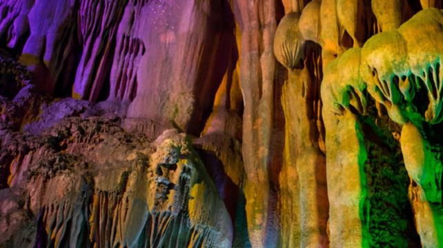 3-Day Guilin Essence Landscapes Private Tour· Li River,  West Street, Reed Flute Cave and Elephant Trunk Hill