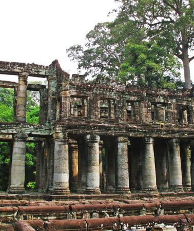 6D5N • 6-Day 5-Night Group Tour of Cambodia: Phnom Penh + Siem Reap | 9-person VIP small group | Arrive in Phnom Penh, depart from Siem Reap | No shopping | Expert Chinese-speaking guide | In-depth tour of the Royal Palace of Cambodia | Small Circuit | Grand Circuit | Outer Circuit | Tonlé Sap Lake