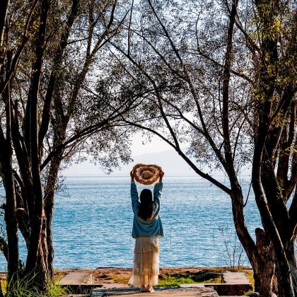 昆明+弥勒+普者黑景区+蒙自+元阳+建水+抚仙湖8日7晚拼小团