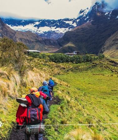 2D1N • 2 days - Trekking snowy the Altar Volcano & Yellow Lagoon Visit
