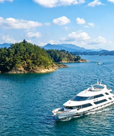 4D3N • Hangzhou departure: Hangzhou, Qiandao Lake, Wuzhen & Xitang: Lake cruise, water towns & costume photoshoot