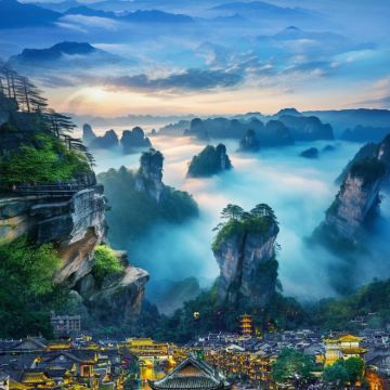 长沙+韶山+张家界+凤凰古城5日4晚跟团游