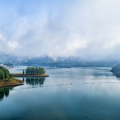 陕西安康瀛湖风景区+香溪洞公园2日1晚跟团游
