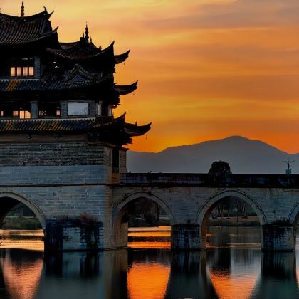 云南昆明+东川红土地+罗平+弥勒+元阳+建水+元谋土林8日7晚私家团