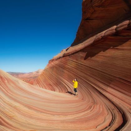 陕西黄河壶口瀑布+南泥湾风景区+宝塔山+延安革命纪念馆+枣园革命旧址+甘泉大峡谷+陕西波浪谷景区4日3晚跟团游