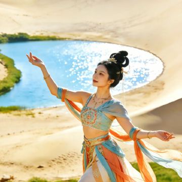 西宁+青海湖景区+茶卡盐湖+敦煌+嘉峪关+张掖7日6晚跟团游