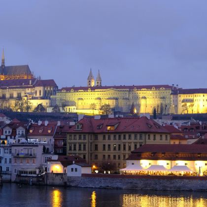 捷克布拉格+布达佩斯+维也纳+萨尔茨堡+维也纳国家歌剧院12日11晚拼小团