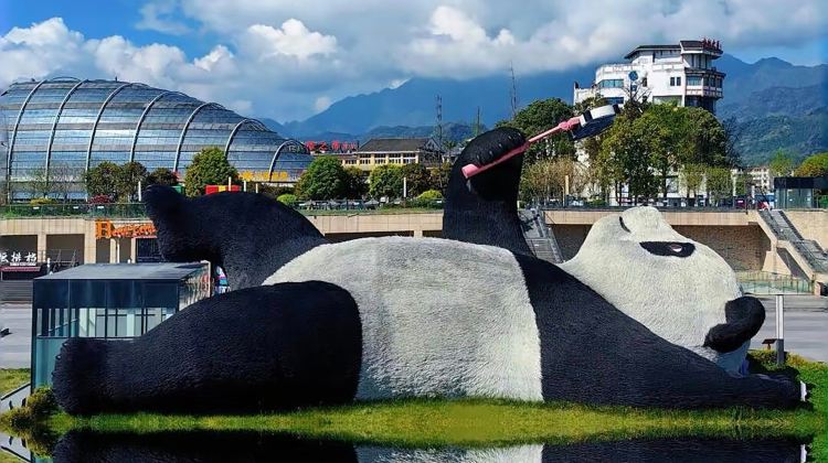 8-Day Private Tour: Chengdu + Mount Siguniang + Mount Emei + Dujiangyan + Moshi Park Scenic Area + Kangding Love Song (Mugecuo) Scenic Area