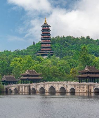 7日6晚 • 長江三峽🍁賞紅葉 世紀遊輪~榮耀/凱歌號《3-4樓江景露台房》重慶、宜昌、隨州、武漢7天團 長江三峽(下水)、三峽大壩、升船機、神女溪、《烽煙三國》表演、小官山、仙桃夢里水鄉、隨州銀杏谷、東...